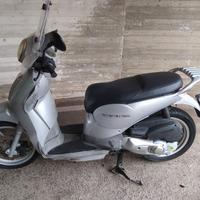 Aprilia Scarabeo 200 ie - anno 2011 euro 500