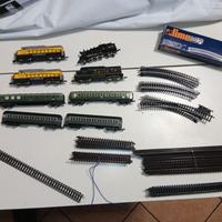 4 locomotori Lima,4 vagoni e binari scala N