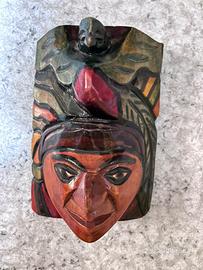 Maschera messicana in legno dipinto