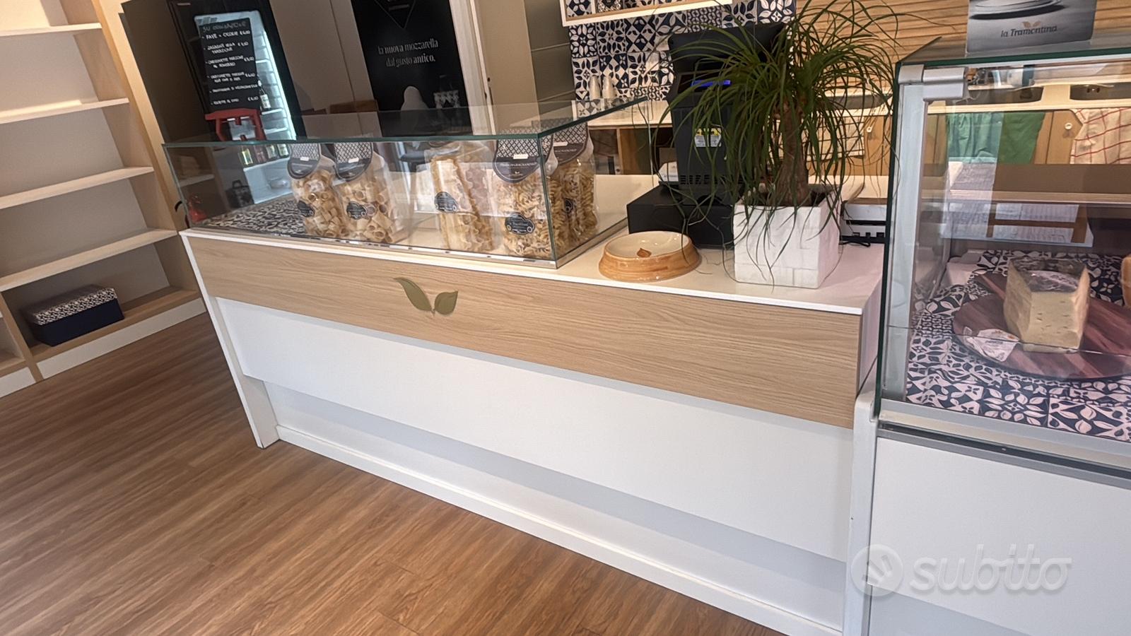 ARREDO  nuovo completo alimentari/latticiniec
