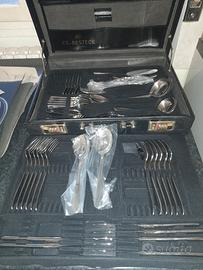 Servizio posate CS Solingen 18/10 in valigia pelle