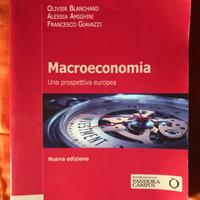 libro di macroeconomia 