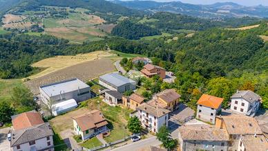 CASA SEMINDIPENDENTE A VIANO