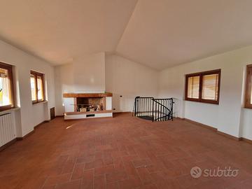 Appartamento 6 vani libero subito SEANO