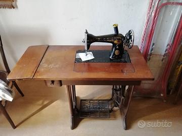 Macchina da cucire Singer d'epoca