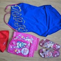 Completo mare o piscina: costume Arena, ciabatte