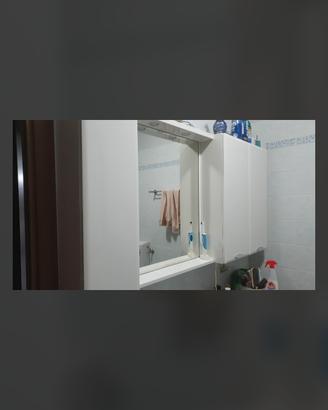 Mobile bagno componibile bianco con specchio e far