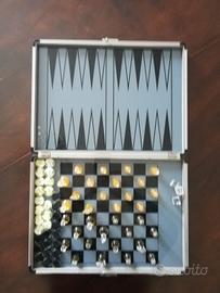 Gioco degli scacchi e dama 