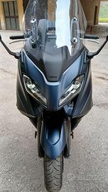 Yamaha TMax 560