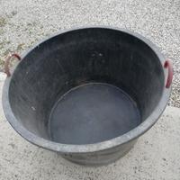 recipiente in pvc nero con manici