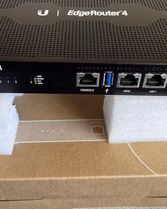 Ubiquiti EdgeRouter 4 nuovo mai usato no wifi