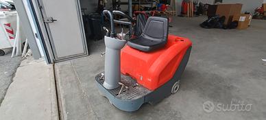 moto/spazzatrice uomo a bordo HAKO B800R