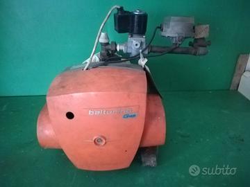 BRUCIATORI di gas e gasolio.-