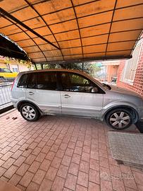 Ford Fusion 1.400 pochi km buone condizioni