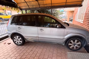 Ford Fusion 1.400 pochi km buone condizioni