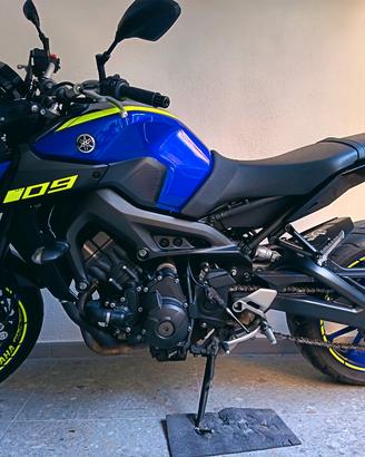 Yamaha MT09 + accessori