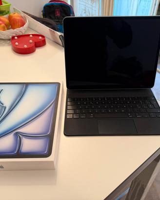 Ipad Air 13 M2 256 g + magic keyboard nera