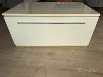 Cassettone laccato bianco