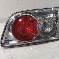 STOP POSTERIORE DESTRO INTEGRATO NEL PORTELLO MAZD