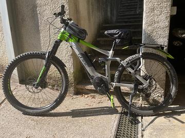 Mountain Bike Cube biammortizzata accessoriata