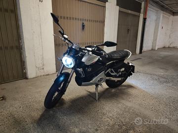 Moto Elettrica 125 Super Soco TC Max