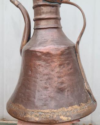 Vecchia oliera in rame 