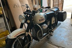 Moto Guzzi V7 special