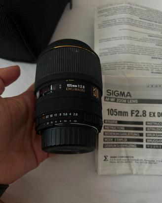 Sigma 105mm f/2.8 EX DG Macro Nikon F pari a nuovo