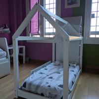 Letto bambini in legno a forma di casetta