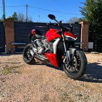 Ducati Streetfighter V2