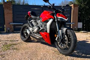 Ducati Streetfighter V2