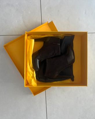 stivaletti fendi marrone scuro
