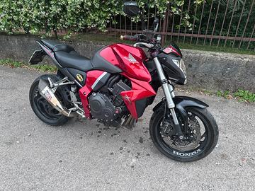 Honda cb1000r