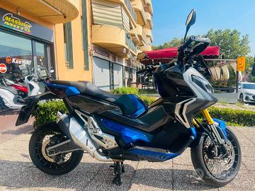 HONDA X-ADV 750 TUTTO INCLUSO ANCHE PASSAGGIO!