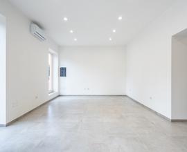 Negozio nuovo in posizione centrale