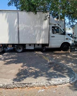 Mercedes Sprinter 416 adatto a venditori ambulanti