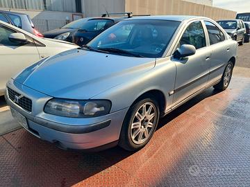 Volvo S60 anno 2003 ricambi usati