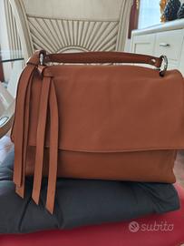 Borsa in vera pelle nuova... colore cuoio 