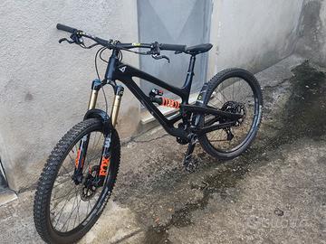 bici YT Capra Comp 