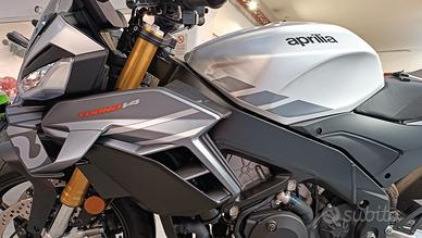 Aprilia Tuono V4
