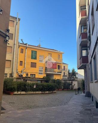 2 LOCALI A CORSICO