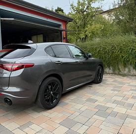 Alfa tomeo stelvio veloce
