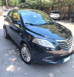 Lancia Ypsilon Benzina Metano 