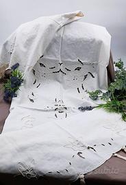 Coppia di tende in cotone ricamate