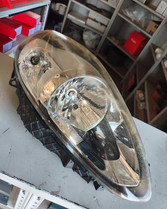Faro fiat grande punto evo 2011