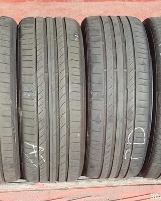 Gomme Continental 225/40 R18.
