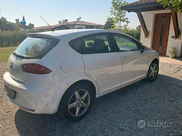 Seatleon 1.6 90cv tdi del 2012 con 127000km