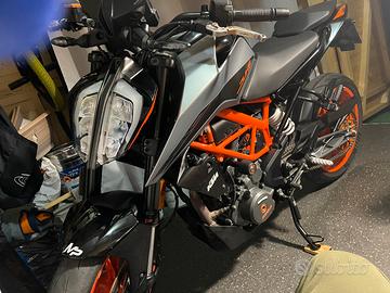 Ktm duke 390 del 2021