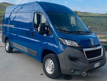 Sgomberi, traslochi montaggi e consegne 24h