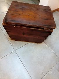 Baule in legno massello vintage